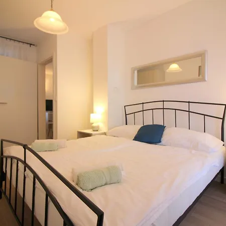 Apartment Samara Fuer 4 Personen In Strandnaehe *